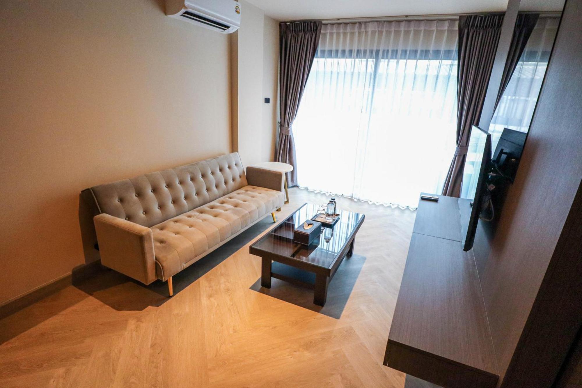 The One Cozy Living Hotel Pattaya Exterior photo