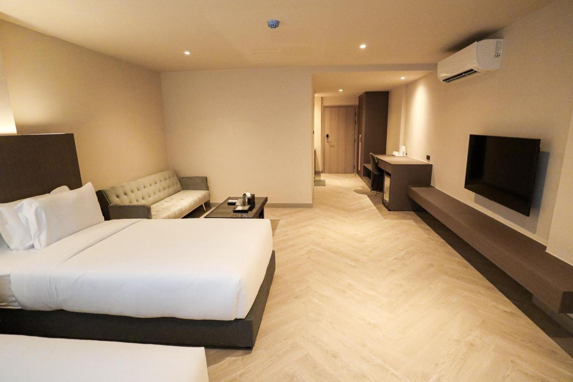 The One Cozy Living Hotel Pattaya Exterior photo